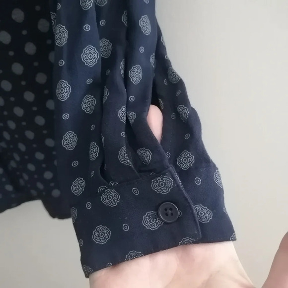 Rails Abby Rayon Button Up Blouse with Neck Tie Navy Floulard Print Small - Picture 10 of 16
